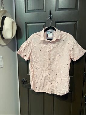 Men's Short-Sleeve Button-Up Shirt - Light Pink with Subtle Print